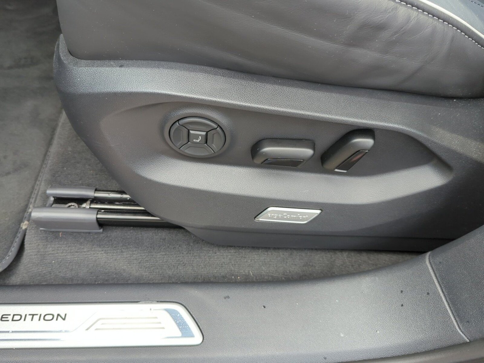 Volkswagen Touareg – Bild 17