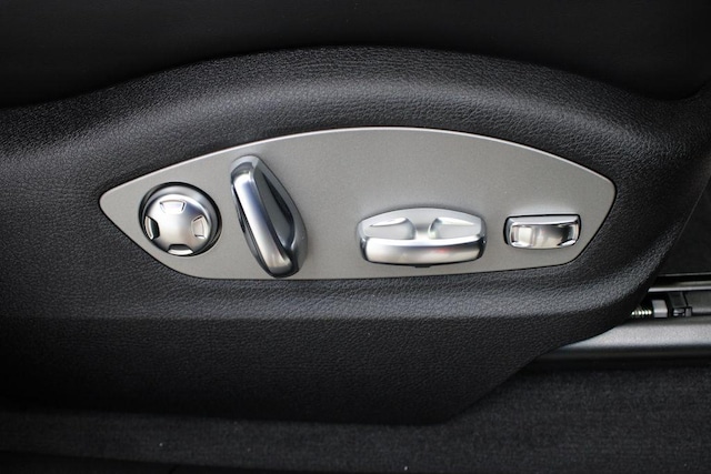 2025 Porsche Macan Base - Photo 29