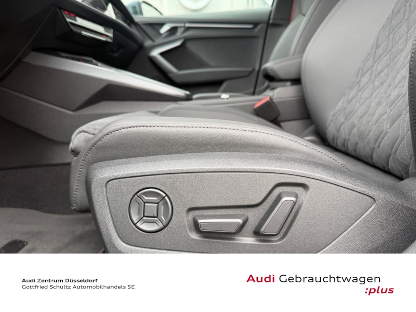 Bild über Audi RS 3 Sportback TFSI quattro 294 kW S tronic - für weitere Informationen kontaktieren Sie den Audi Partner