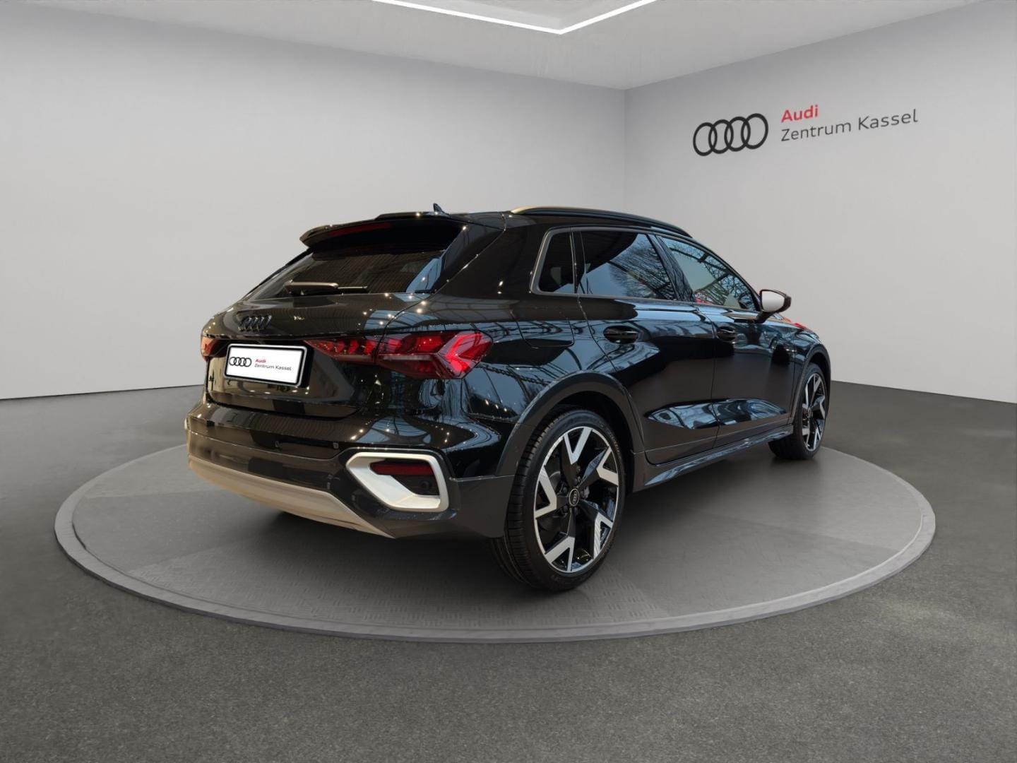 Bild über Audi A3 allstreet TFSI 110 kW S tronic - für weitere Informationen kontaktieren Sie den Audi Partner