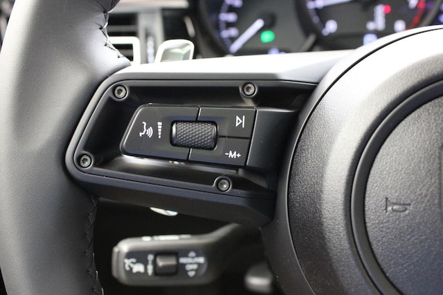 2025 Porsche Macan Base - Photo 31