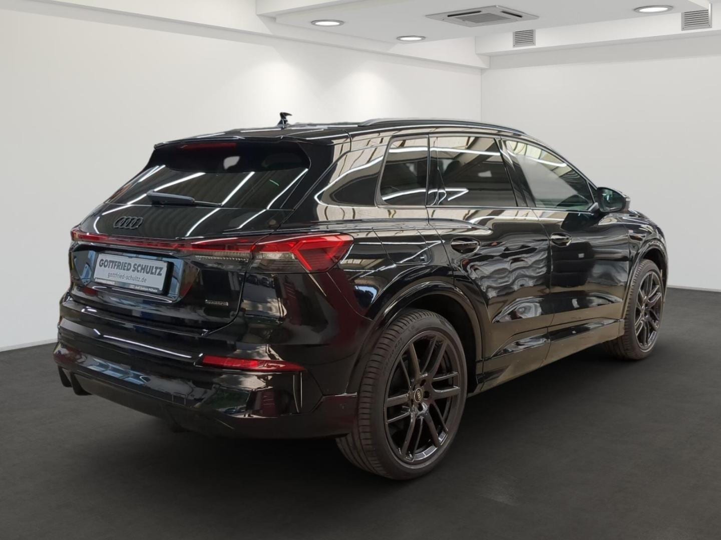 Bild über Audi Q4 SUV e-tron e-tron quattro 220 kW - für weitere Informationen kontaktieren Sie den Audi Partner