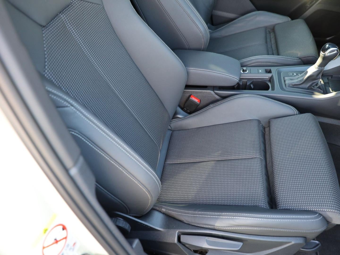 Bild über Audi Q3 S line 40 TFSI quattro S tronic - für weitere Informationen kontaktieren Sie den Audi Partner