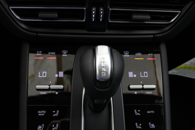 2025 Porsche Macan Base - Photo 34