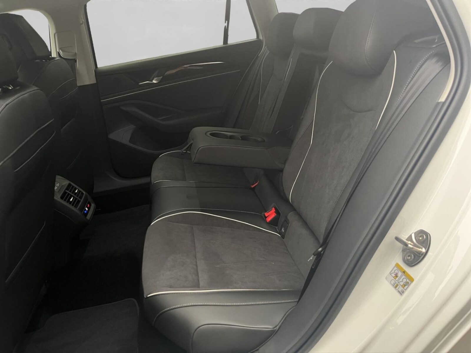 Volkswagen Passat – Bild 14