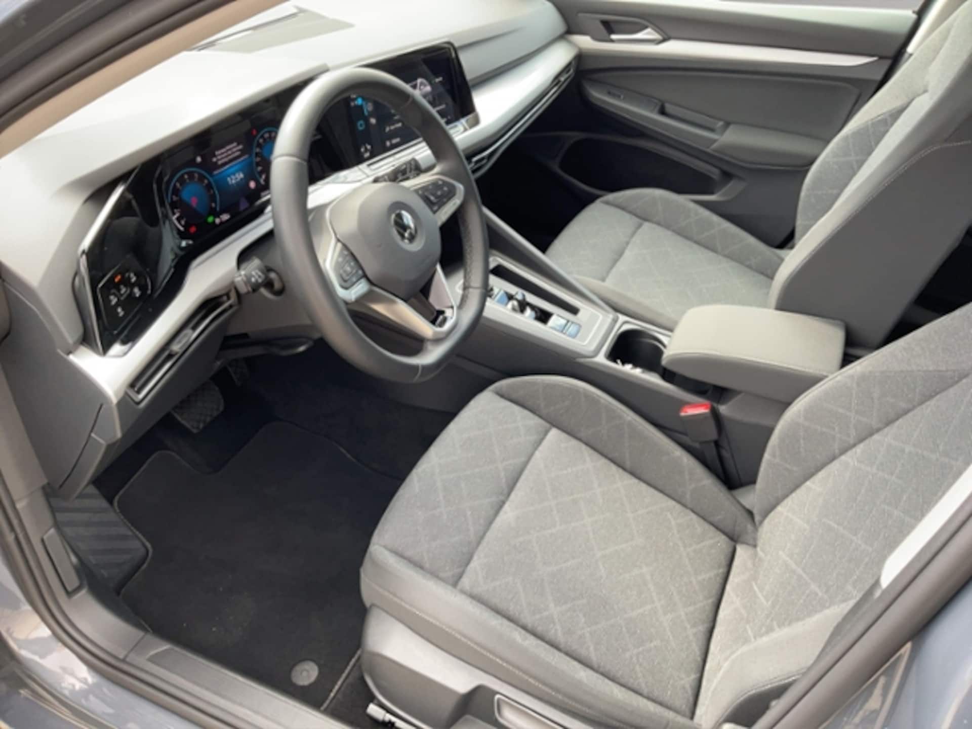 Volkswagen Golf Variant Life