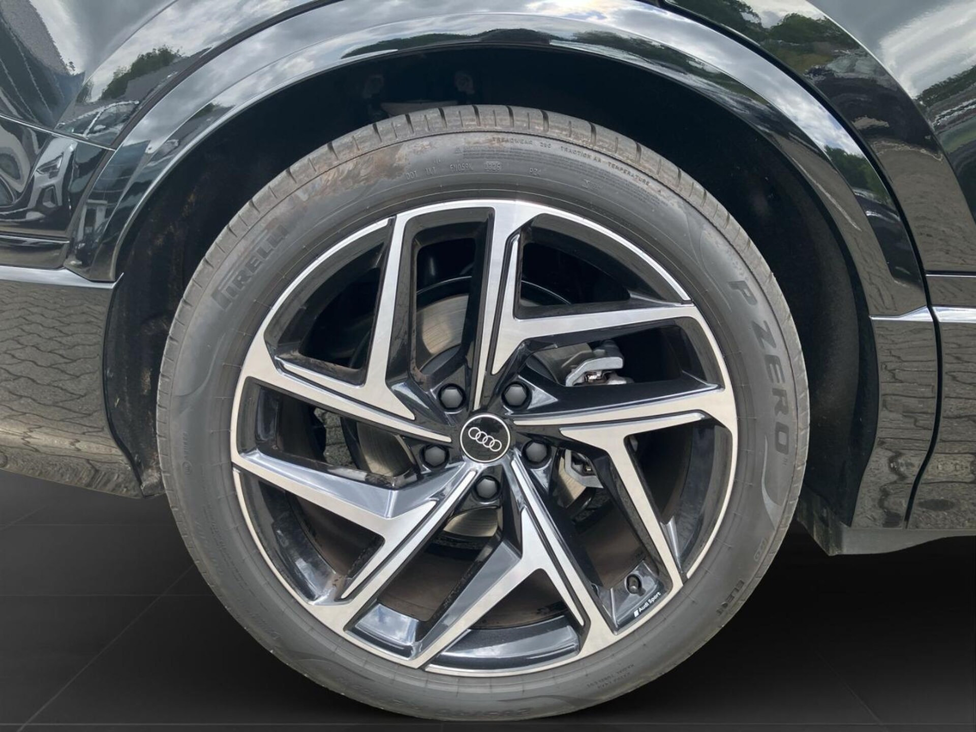 Audi Q6 SUV e-tron