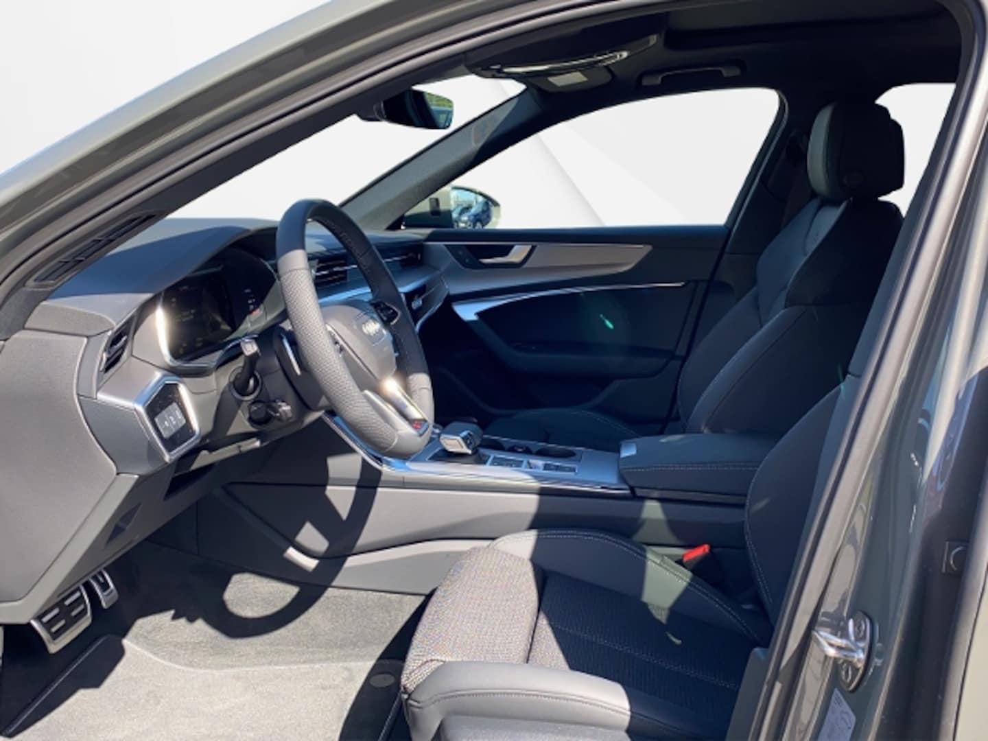 Bild über Audi A6 Avant S line 40 TDI quattro S tronic - für weitere Informationen kontaktieren Sie den Audi Partner