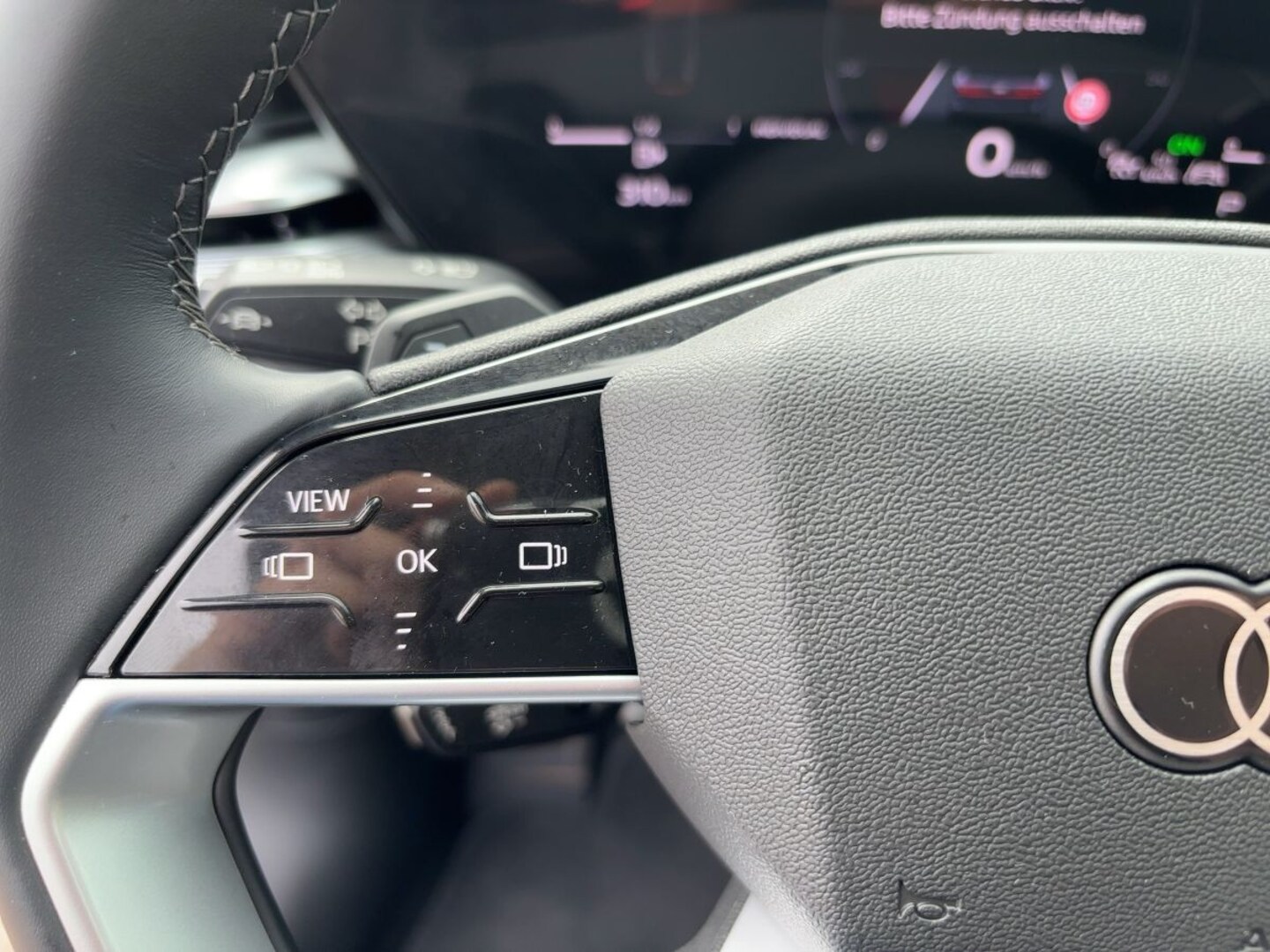 Bild über Audi A6 Avant TDI 150 kW S tronic - für weitere Informationen kontaktieren Sie den Audi Partner