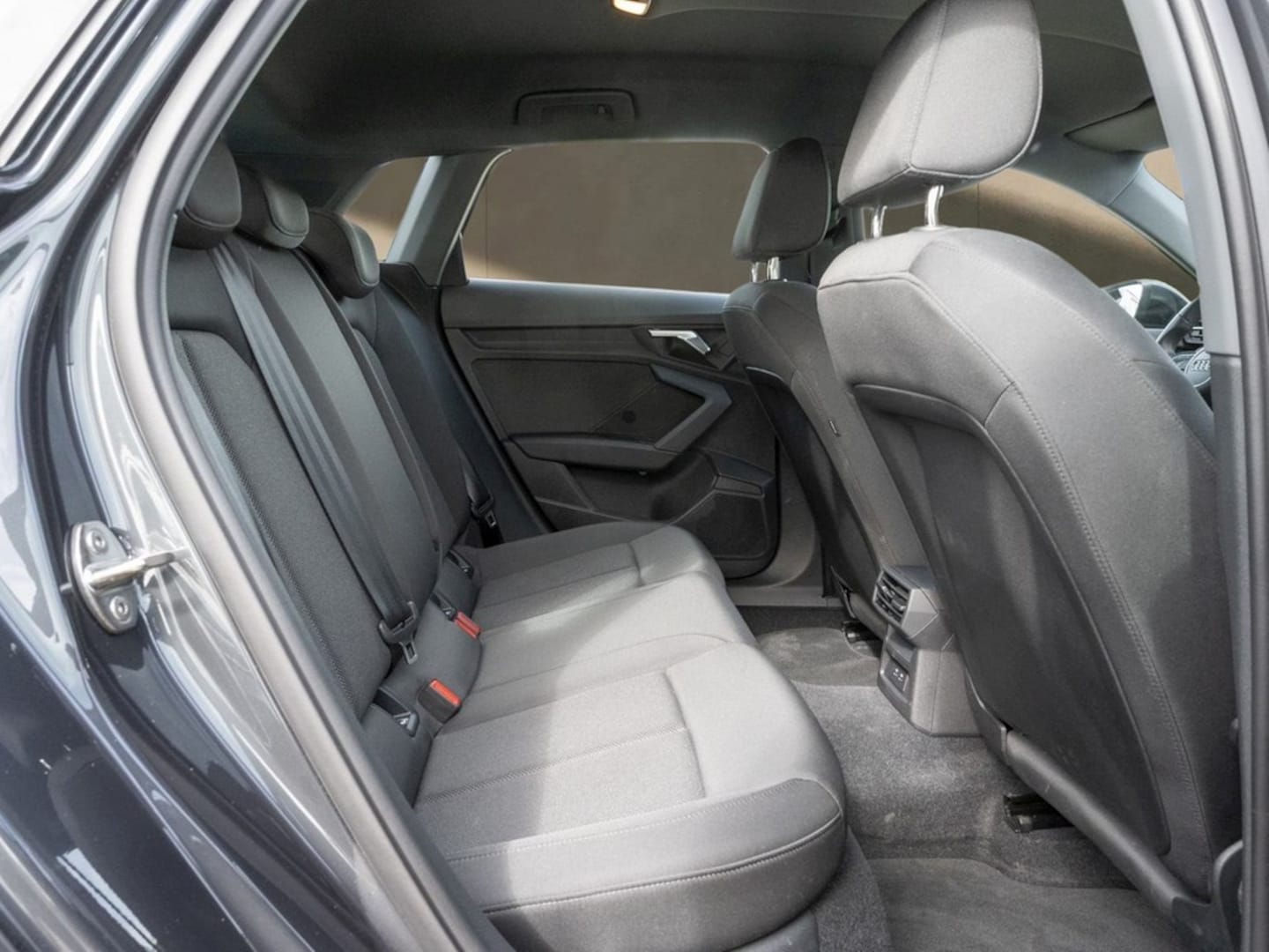 Bild über Audi A3 Sportback 30 TFSI S tronic - für weitere Informationen kontaktieren Sie den Audi Partner