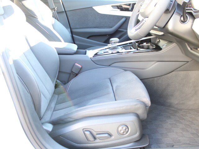Image about Audi A4 Sedan 40 TDI quattro S line 150(204) kW(PS) S tronic