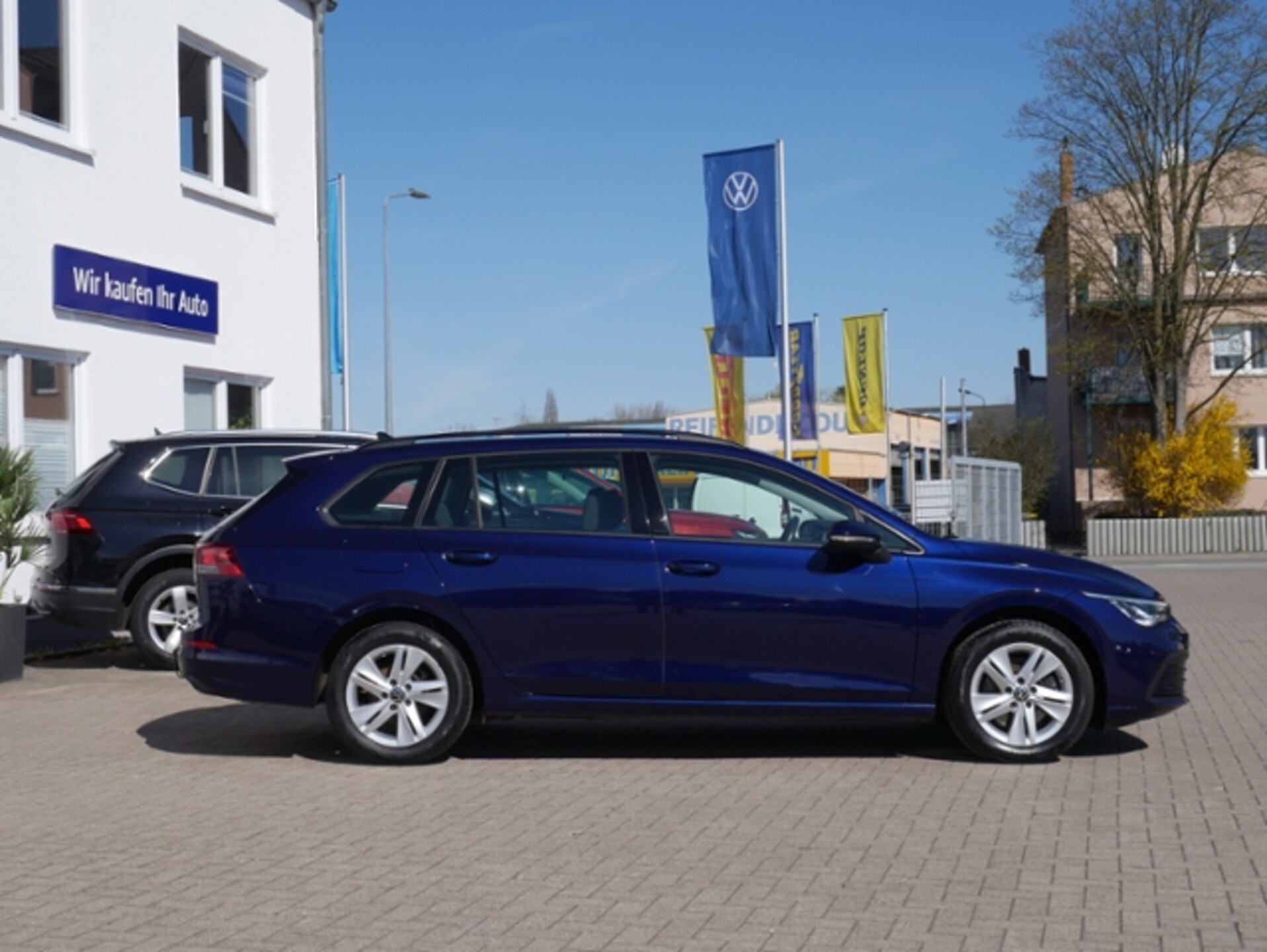Volkswagen Golf Variant Life
