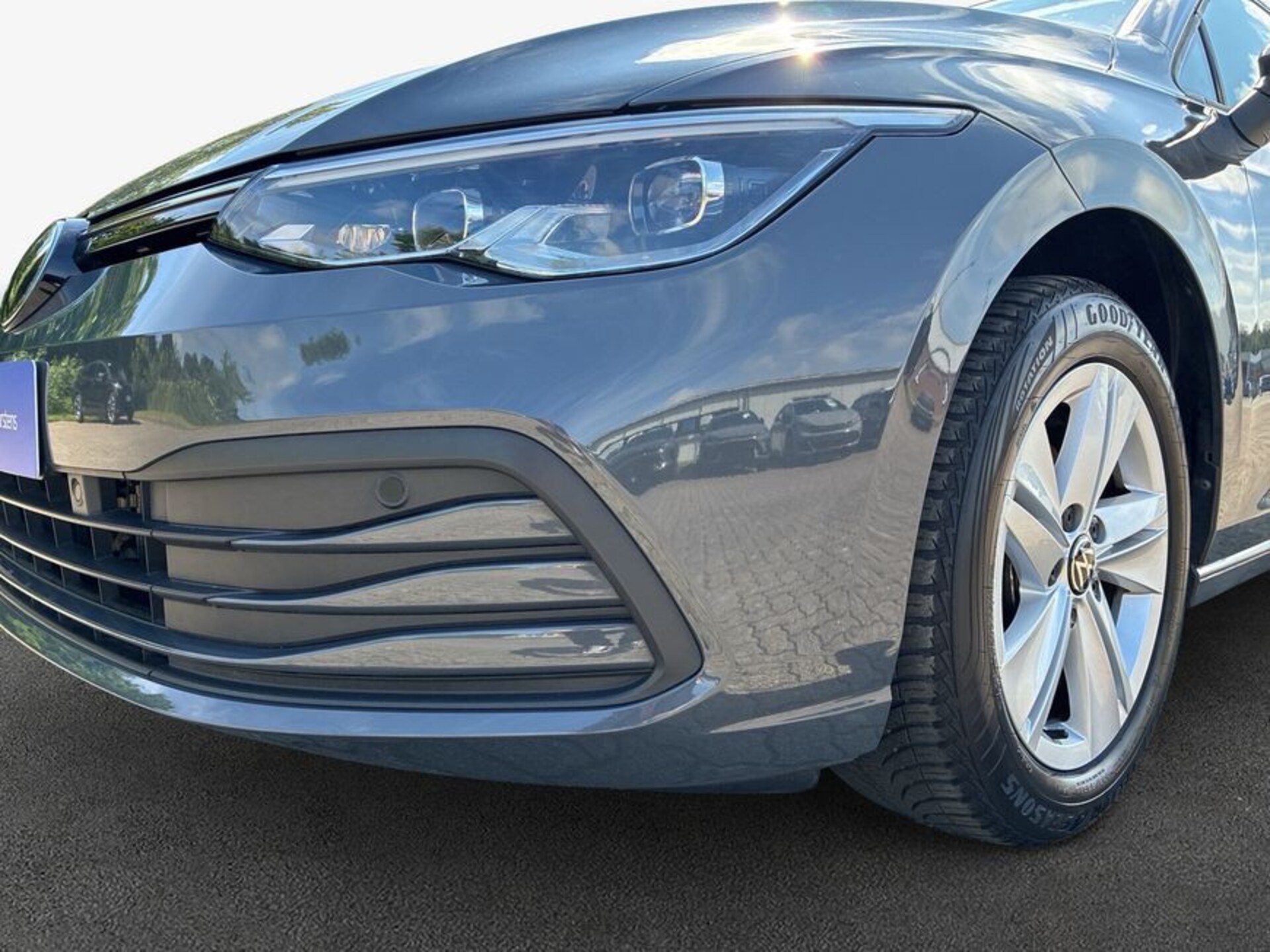 Volkswagen Golf Life