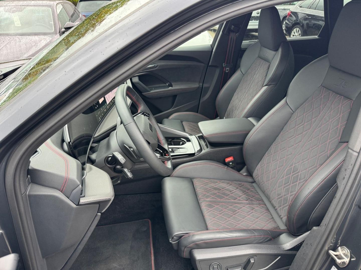 Bild über Audi Q5 SUV TDI quattro 150 kW S tronic - für weitere Informationen kontaktieren Sie den Audi Partner