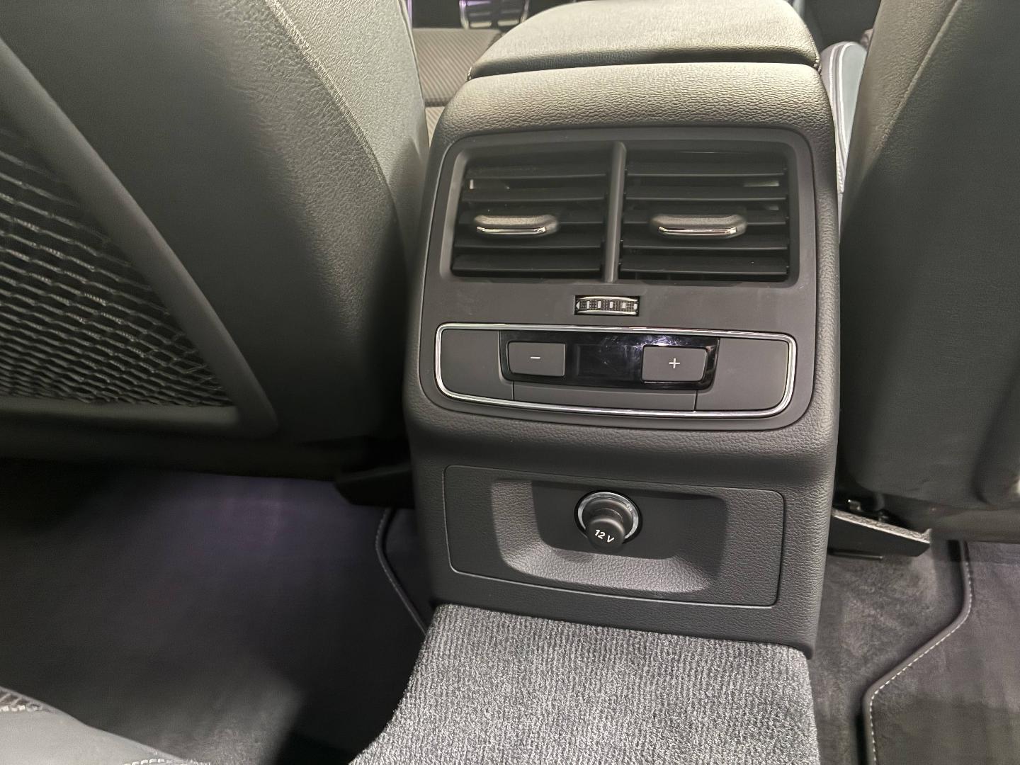 Image about Audi A4 Avant S Line 35 TFSI 110 kW (150 ch) S tronic