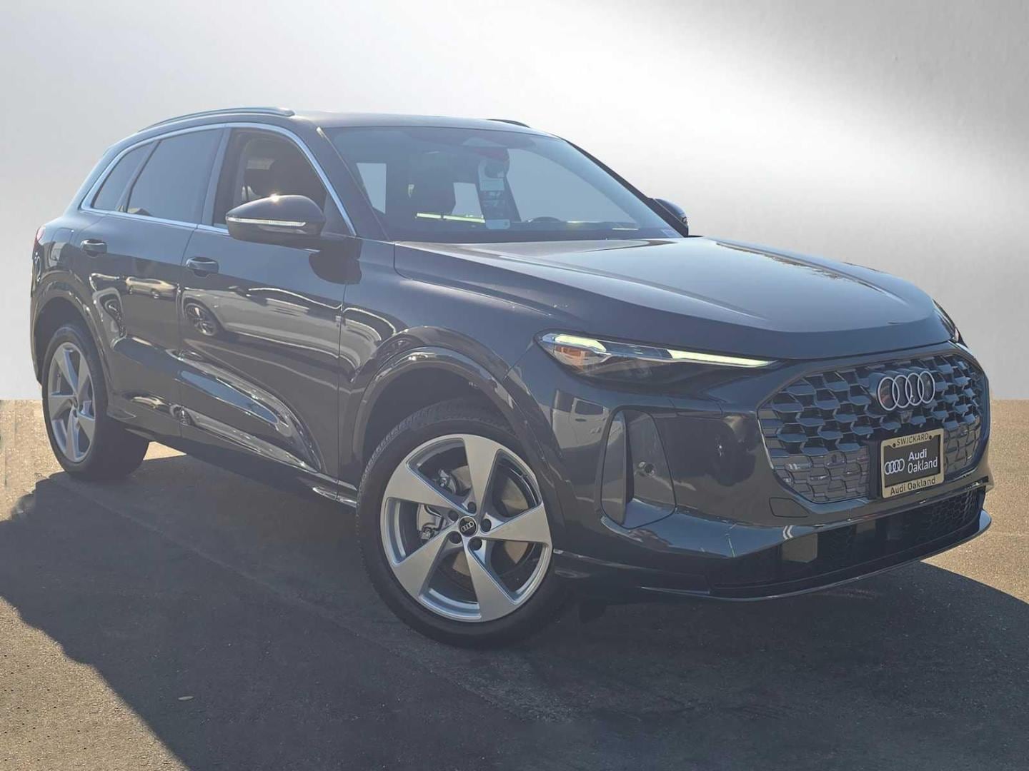 2025 Audi Q5 40 Premium Plus's photo