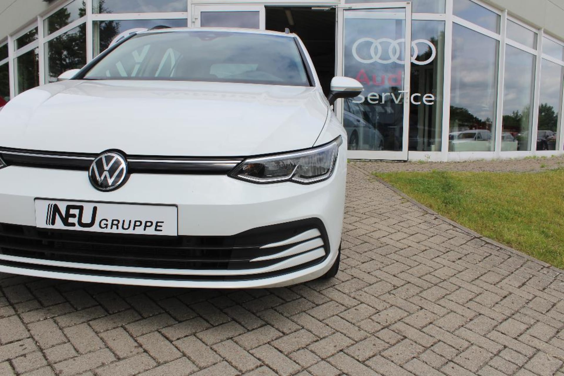 Volkswagen Golf Variant Life