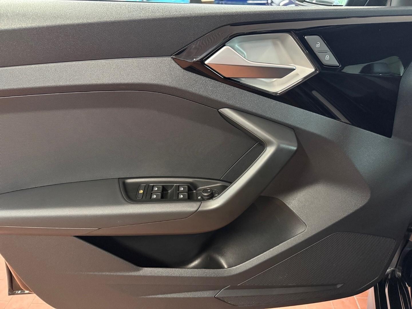 Bild über Audi A1 allstreet 30 TFSI S tronic - für weitere Informationen kontaktieren Sie den Audi Partner