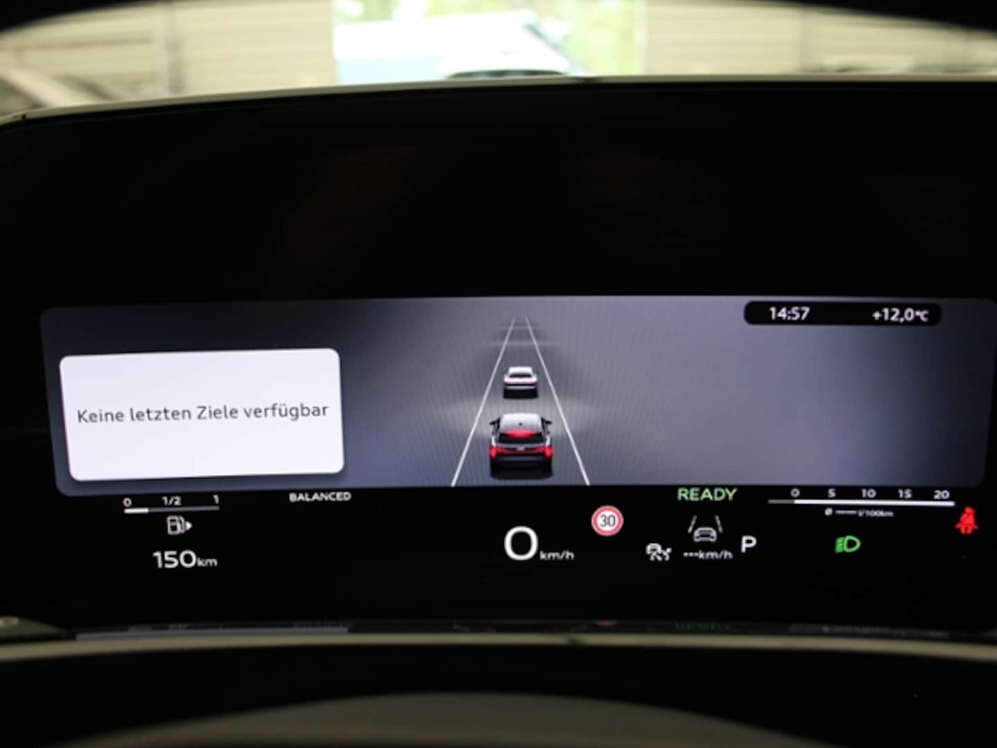 Bild über Audi Q3 SUV TFSI 110 kW S tronic - für weitere Informationen kontaktieren Sie den Audi Partner
