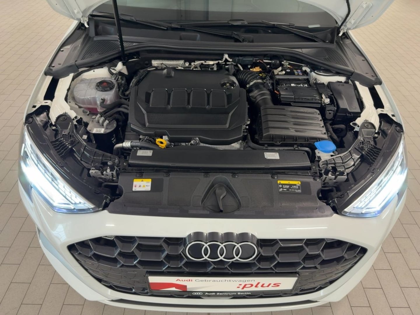 Bild über Audi A3 Sportback TDI S tronic - für weitere Informationen kontaktieren Sie den Audi Partner