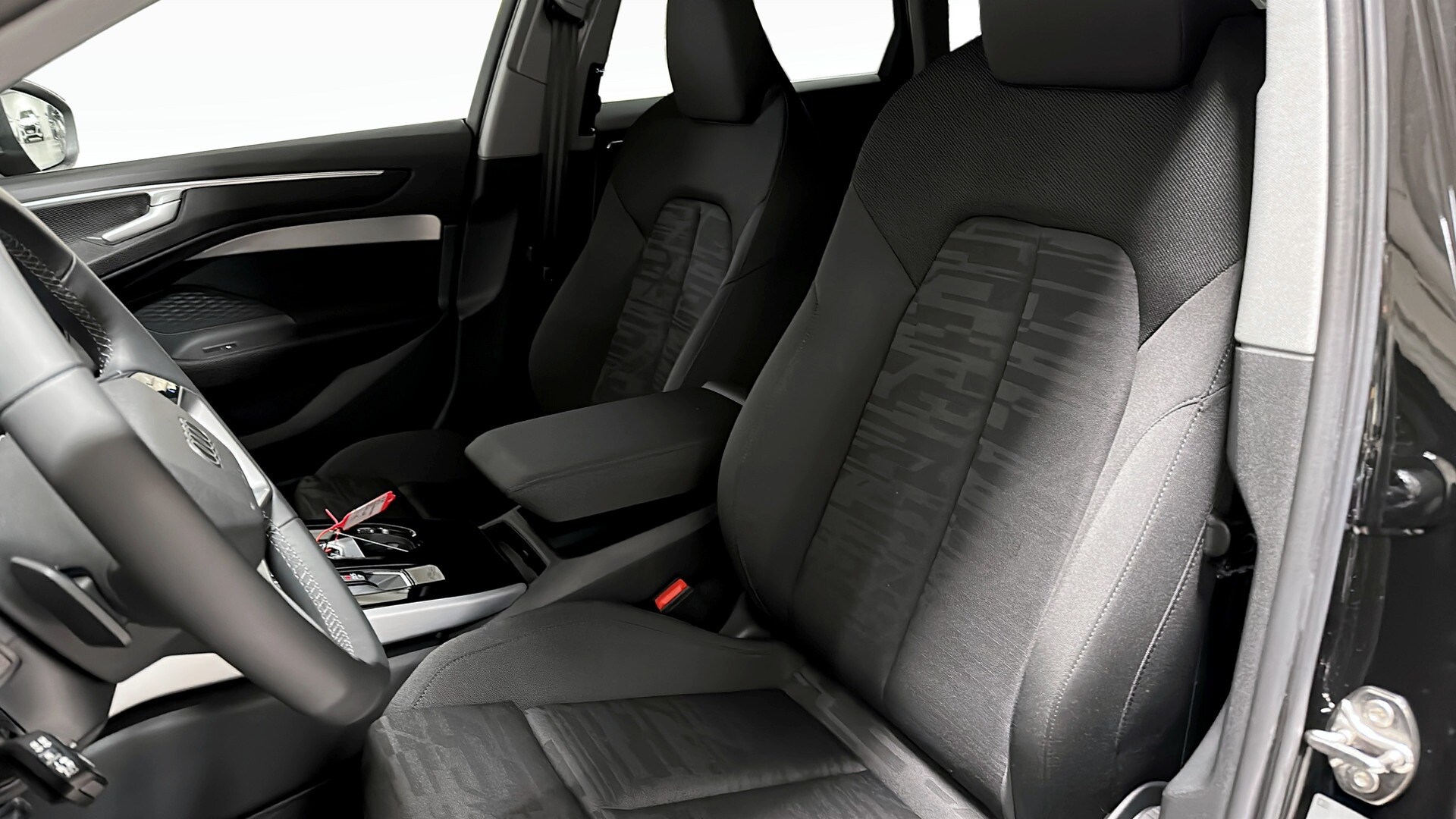 Bild som visar&nbsp;Audi A6 Avant&nbsp;A6 Avant TDI quattro Proline 150 kWS tronic - för mer information kontakta din Audi Partner