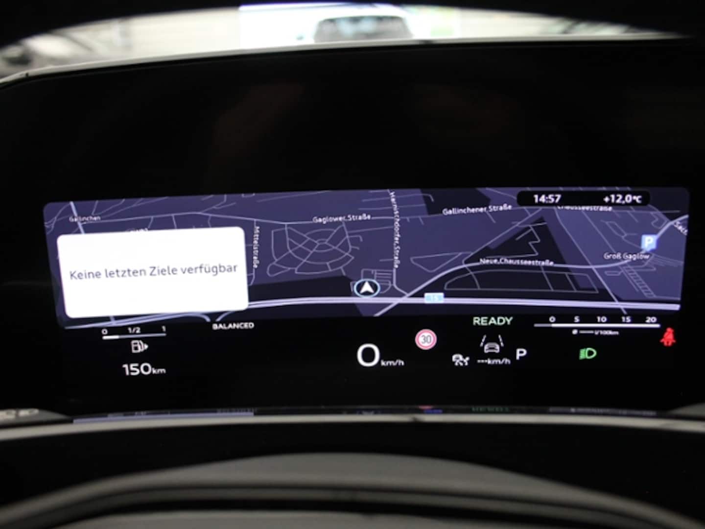 Bild über Audi Q3 SUV TFSI 110 kW S tronic - für weitere Informationen kontaktieren Sie den Audi Partner