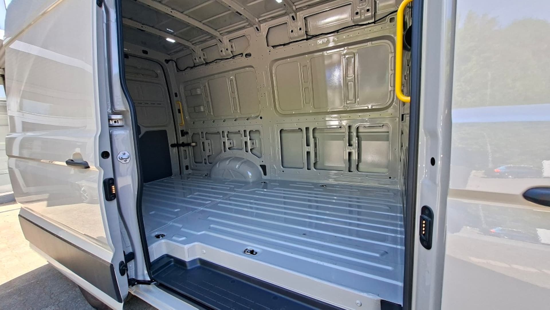 Volkswagen Crafter Kasten mittlerer Radstand