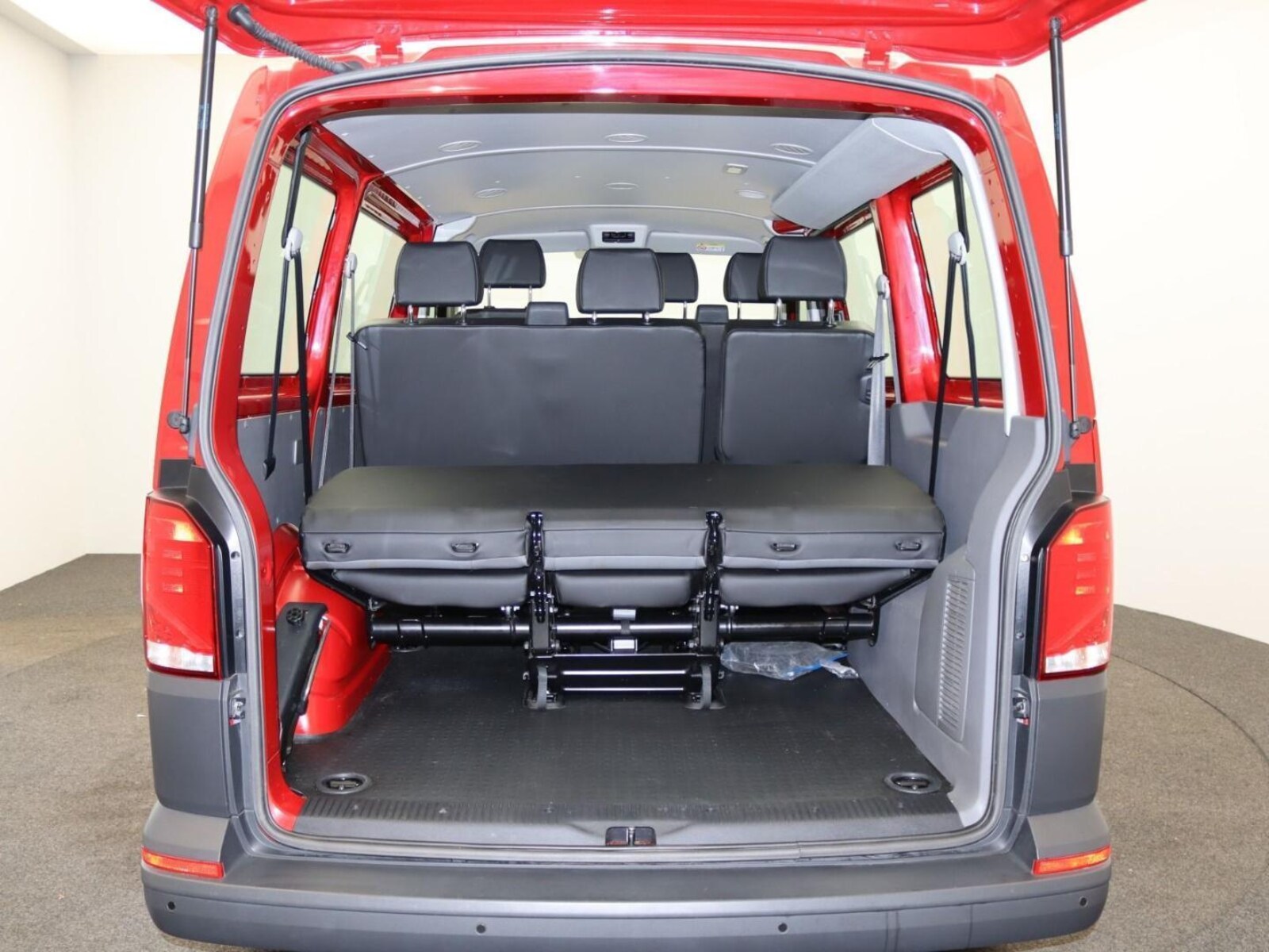 Volkswagen T6.1 Transporter Kombi kurzer Radstand – Bild 10