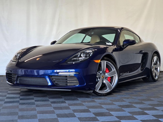2022 Porsche 718 Cayman