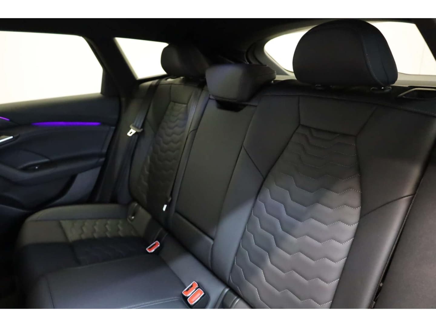 Bild über Audi A6 Avant e-tron S line business e-tron quattro 315 kW - für weitere Informationen kontaktieren Sie den Audi Partner