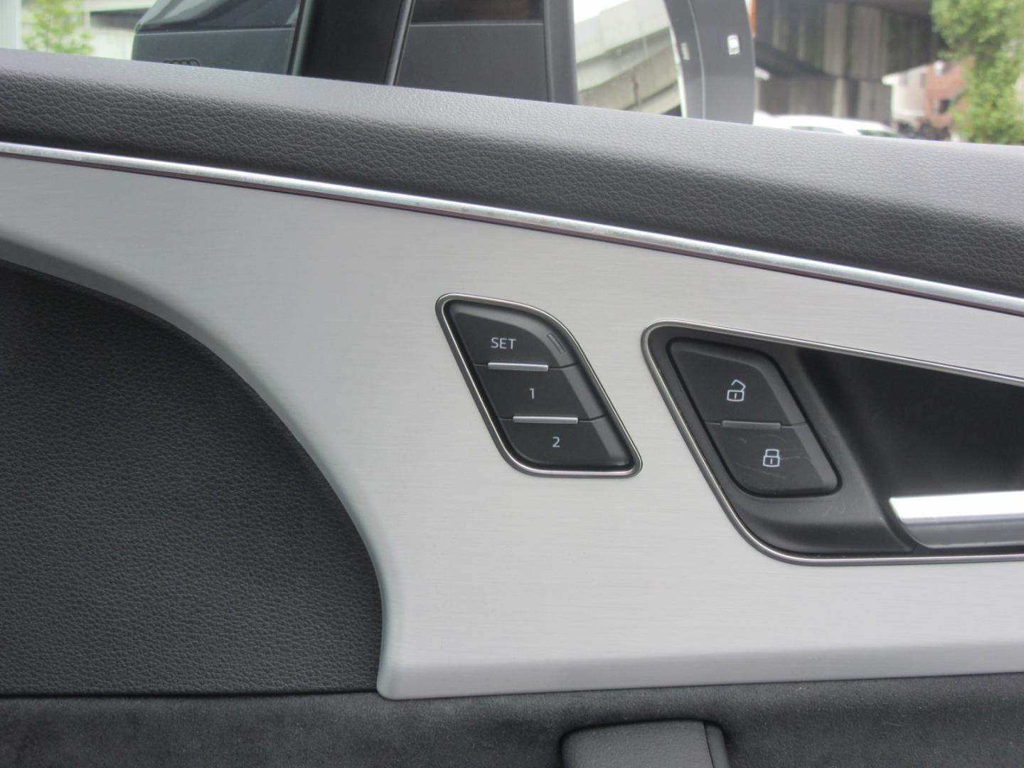 Image about Audi SQ7 SQ7 TFSI 373(507) kW(PS) tiptronic