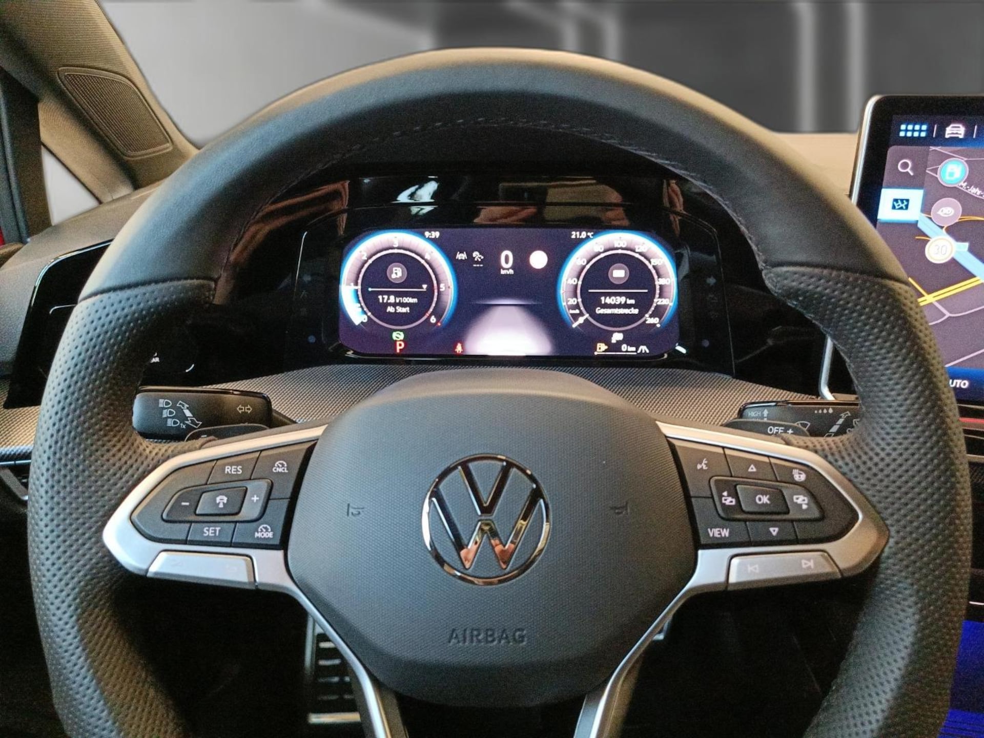 Volkswagen Golf R-Line
