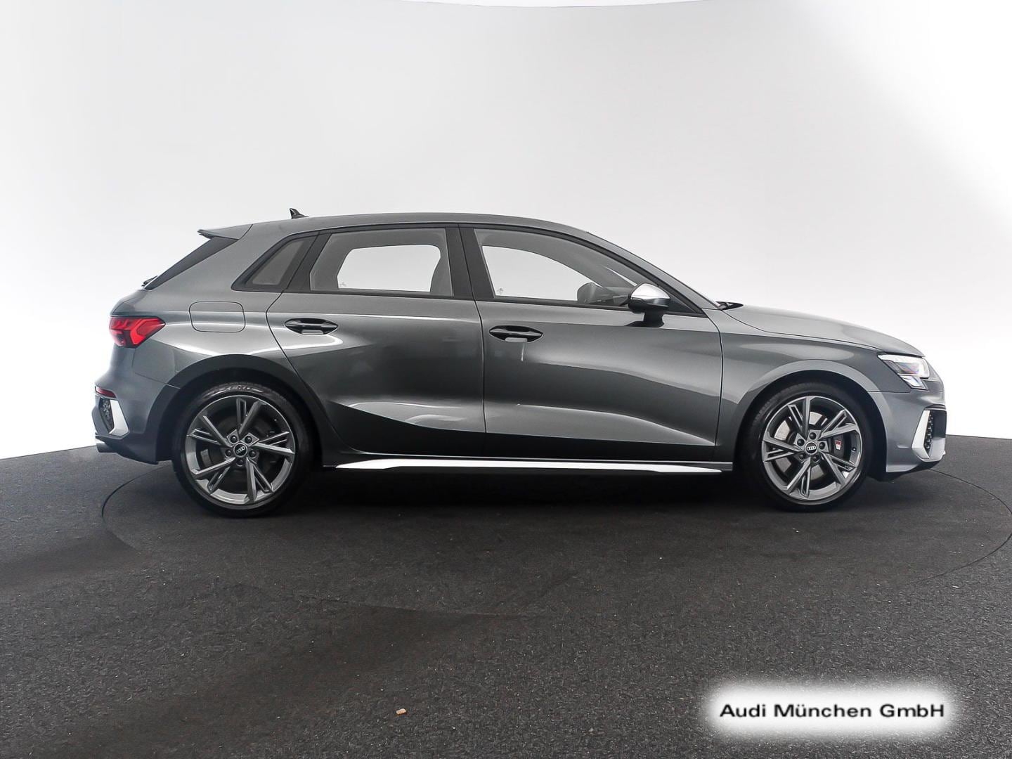Bild über Audi S3 Sportback TFSI quattro S tronic - für weitere Informationen kontaktieren Sie den Audi Partner