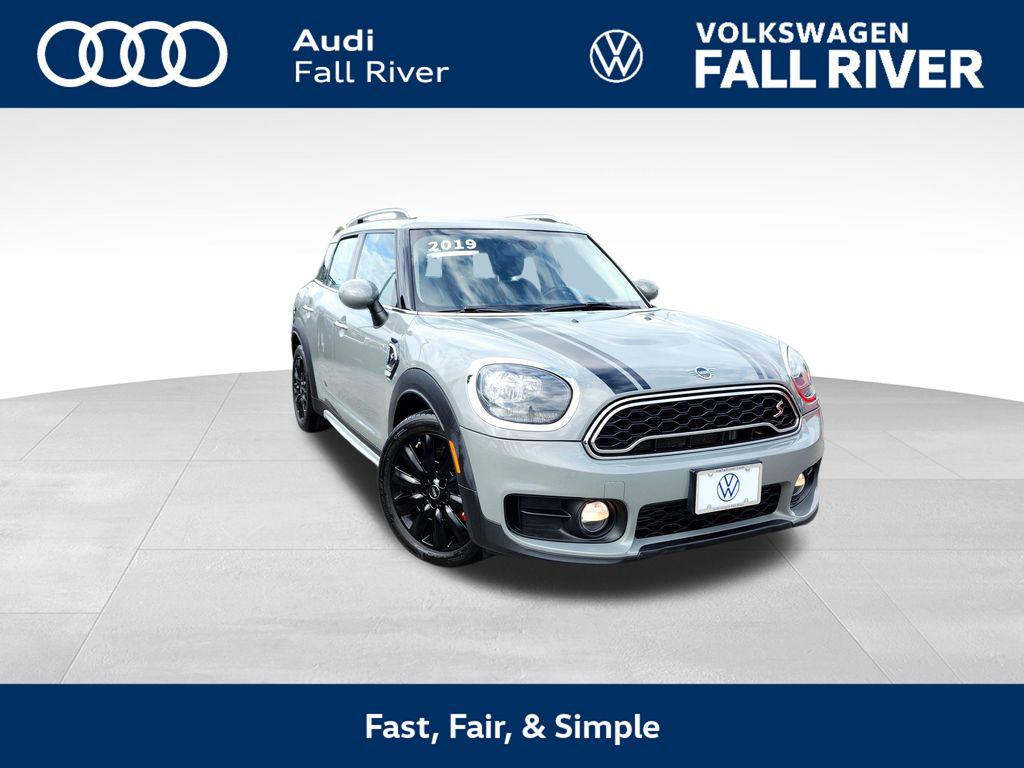 2019 MINI Countryman Cooper S ALL4 Signature's photo