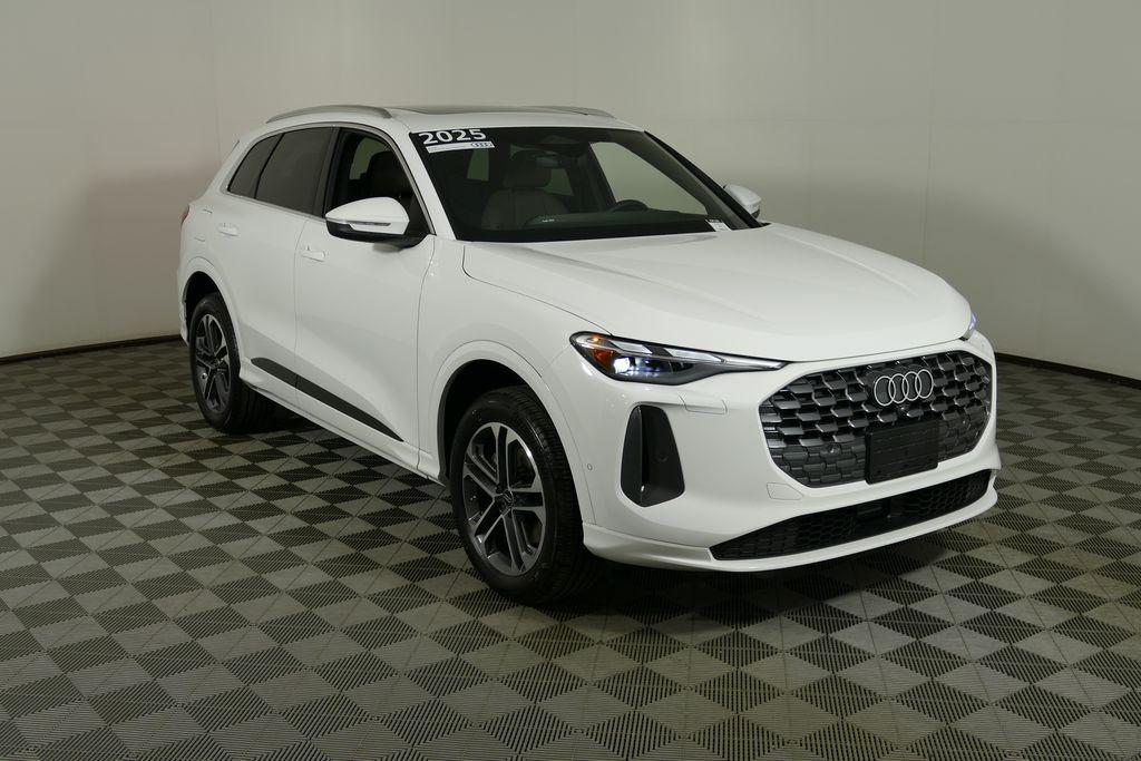 2025 Audi Q5 40 Premium's photo