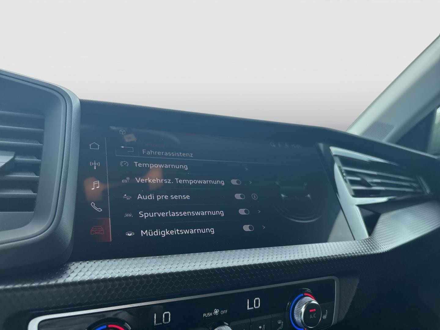 Bild über Audi A1 Sportback 25 TFSI S tronic - für weitere Informationen kontaktieren Sie den Audi Partner