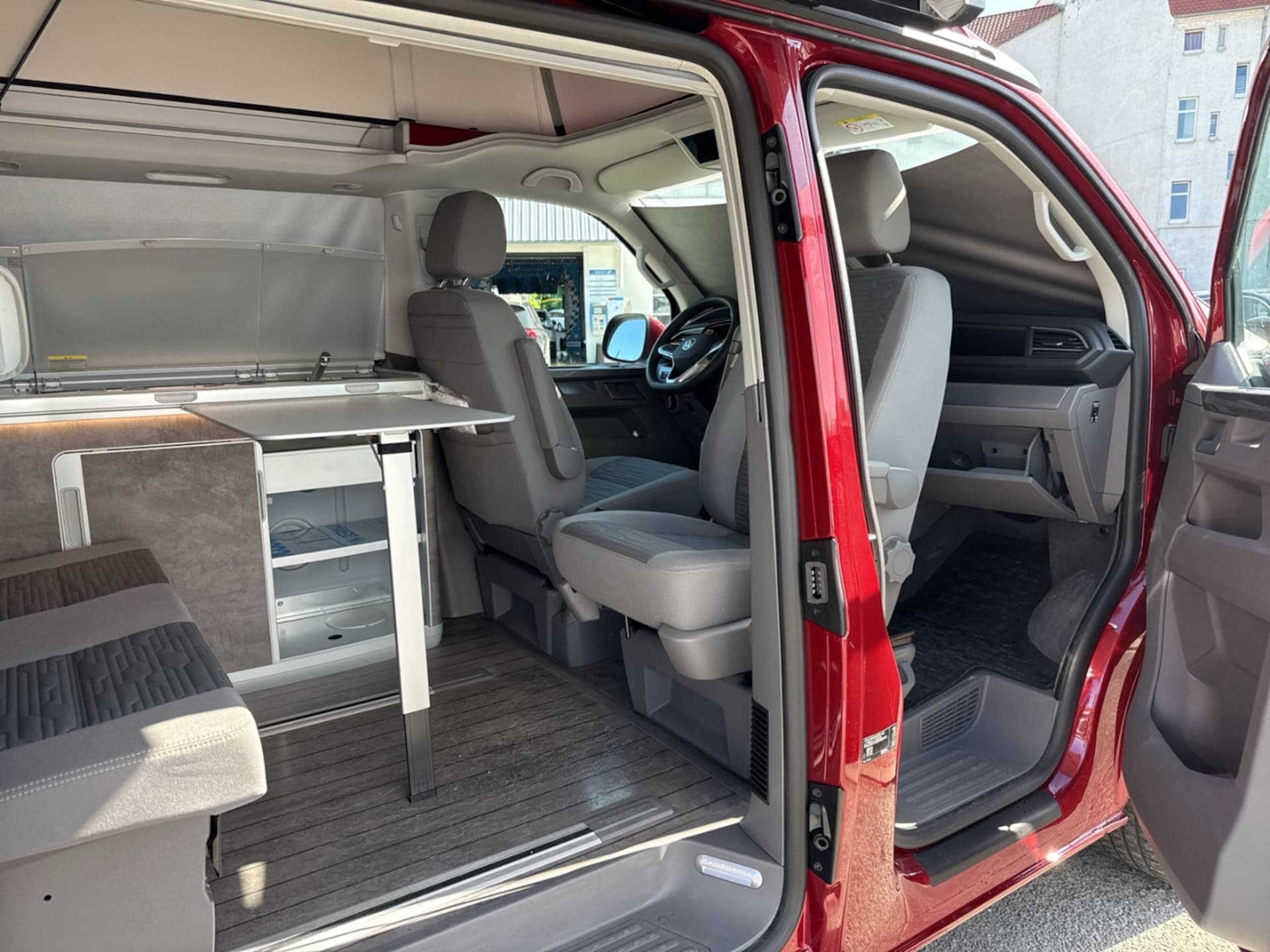 Volkswagen T6.1 California Ocean