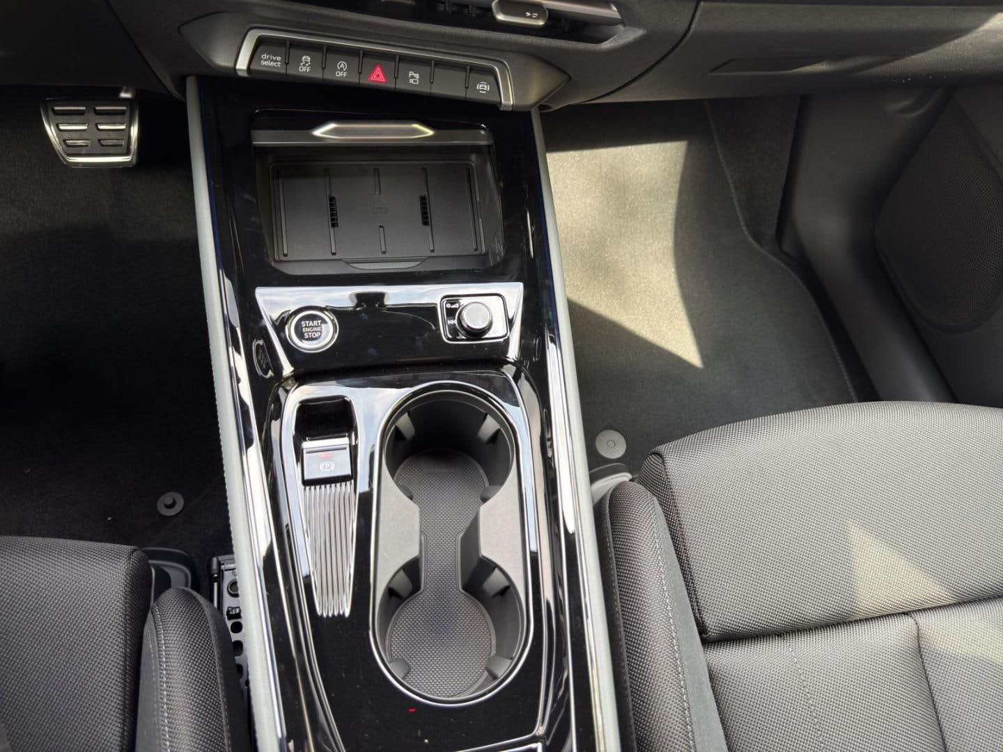 Bild über Audi Q3 SUV TFSI 110 kW S tronic - für weitere Informationen kontaktieren Sie den Audi Partner