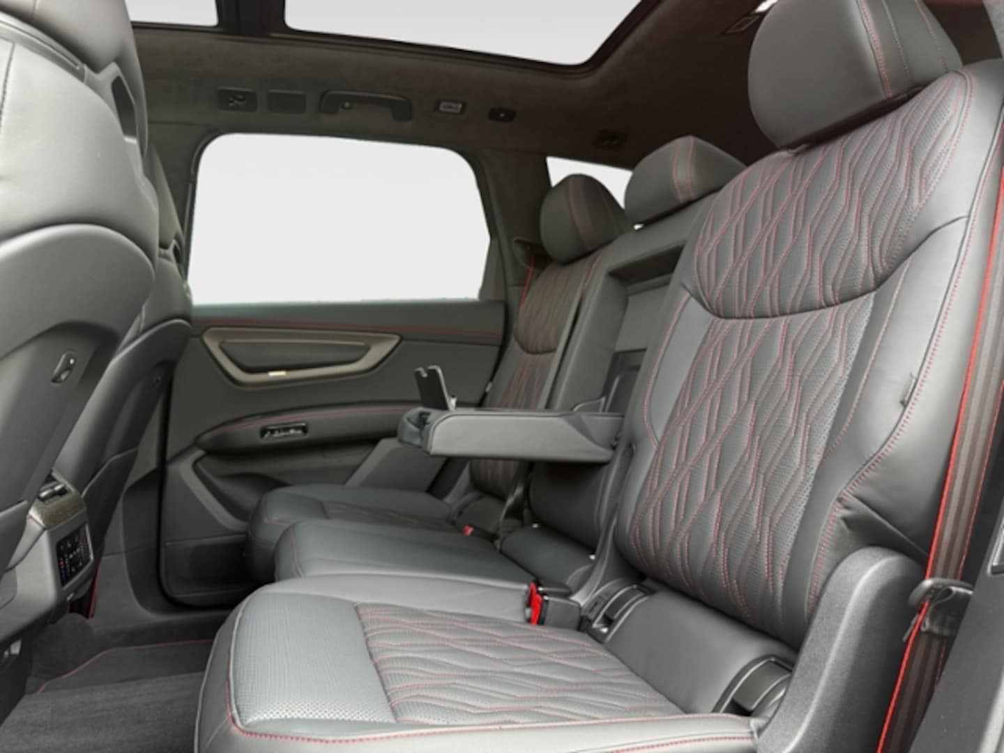 Bild über Audi Q7 SUV TDI quattro 220 kW tiptronic - für weitere Informationen kontaktieren Sie den Audi Partner