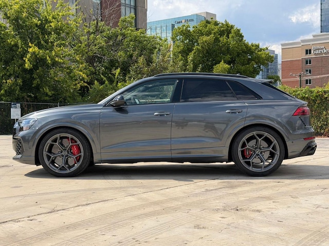 2027 Audi RS Q8 SUV performance
