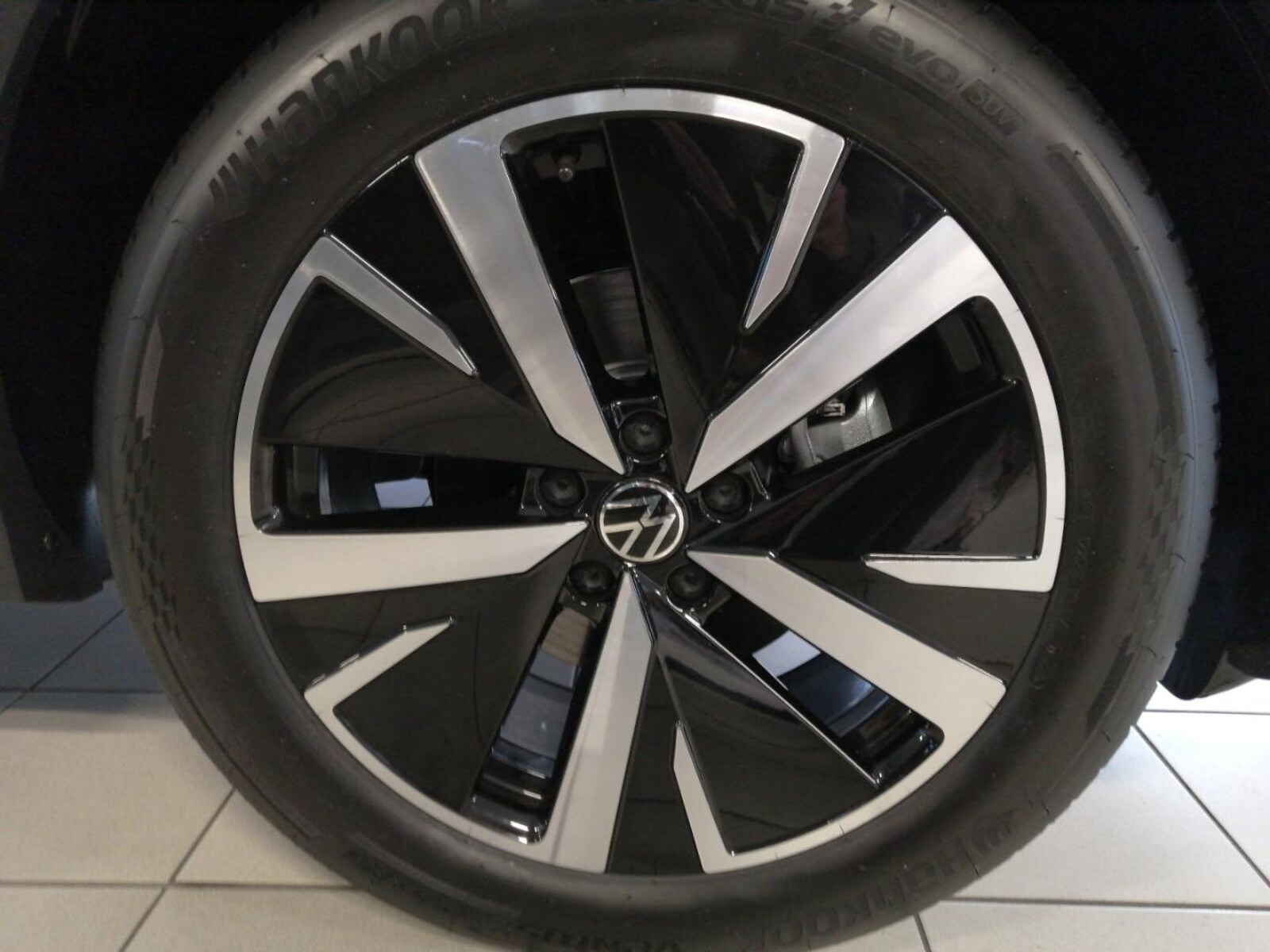 Volkswagen Tiguan – Bild 8