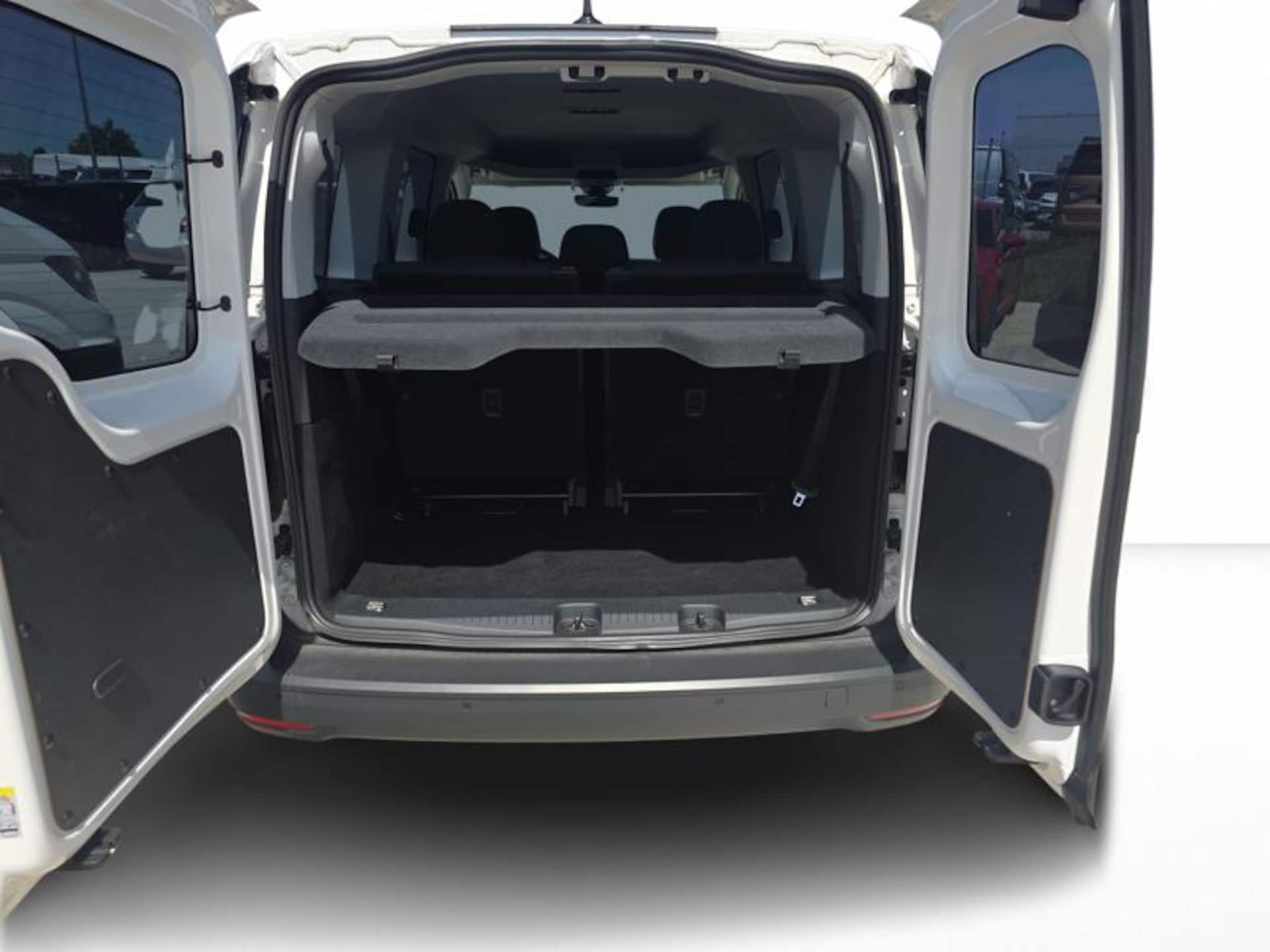Volkswagen Caddy Maxi Model bazowy