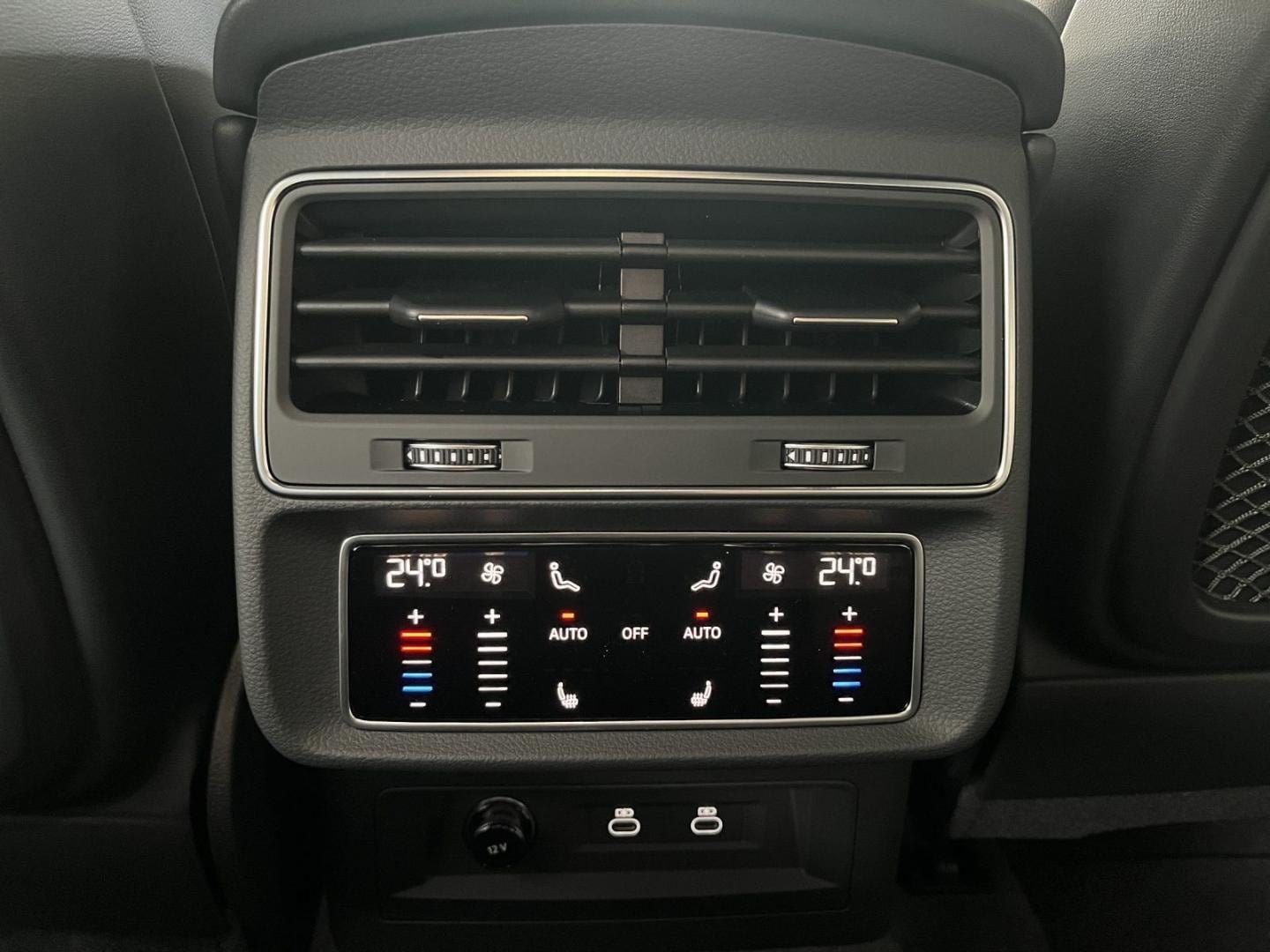 Bild über Audi Q8 SUV S line business TDI quattro 210 kW tiptronic - für weitere Informationen kontaktieren Sie den Audi Partner