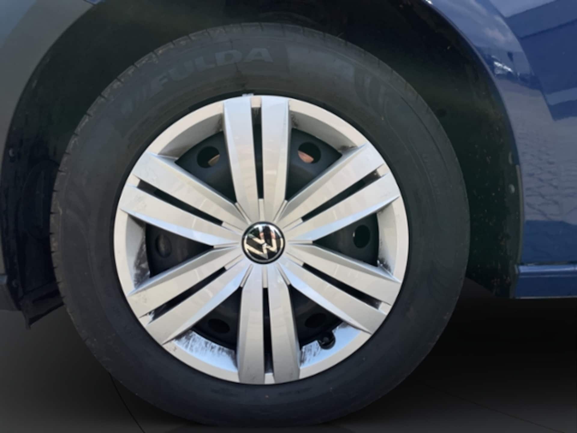 Volkswagen Caddy Basis-Modell