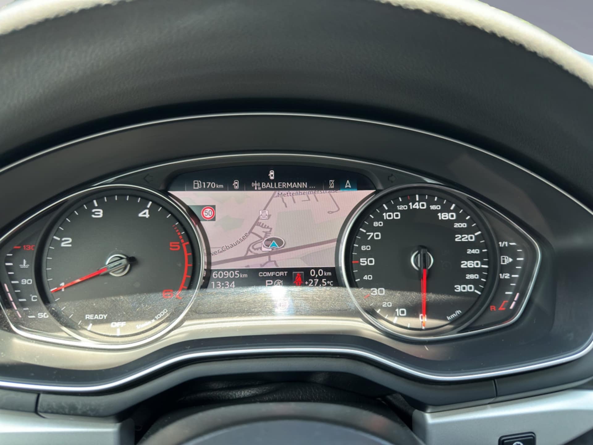 Audi A4 Avant S line