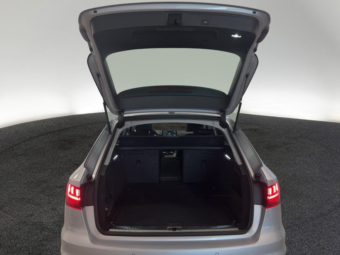 Bild über Audi A4 Avant advanced 35 TDI S tronic - für weitere Informationen kontaktieren Sie den Audi Partner