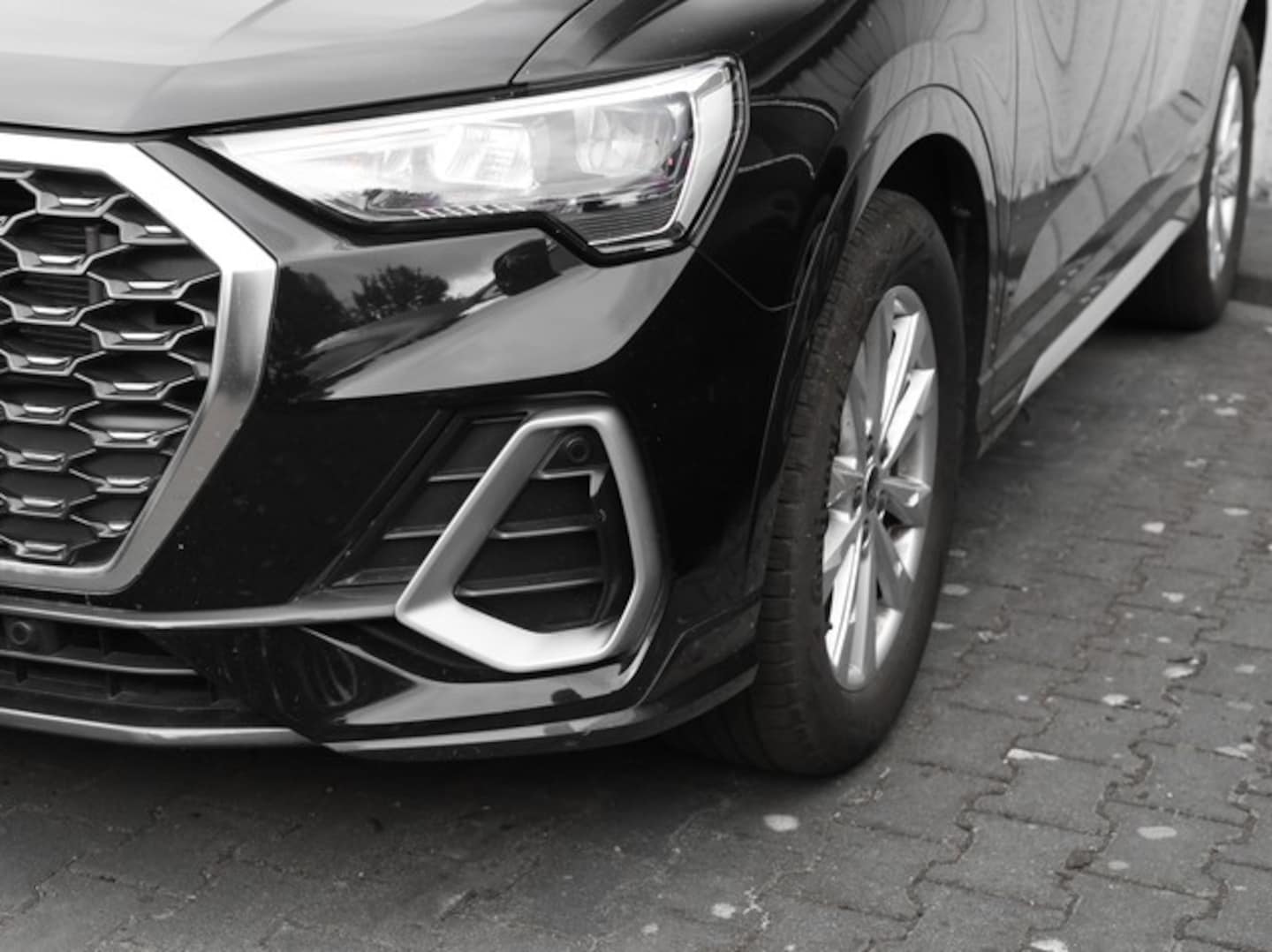 Bild über Audi Q3 Sportback S line 35 TDI S tronic - für weitere Informationen kontaktieren Sie den Audi Partner