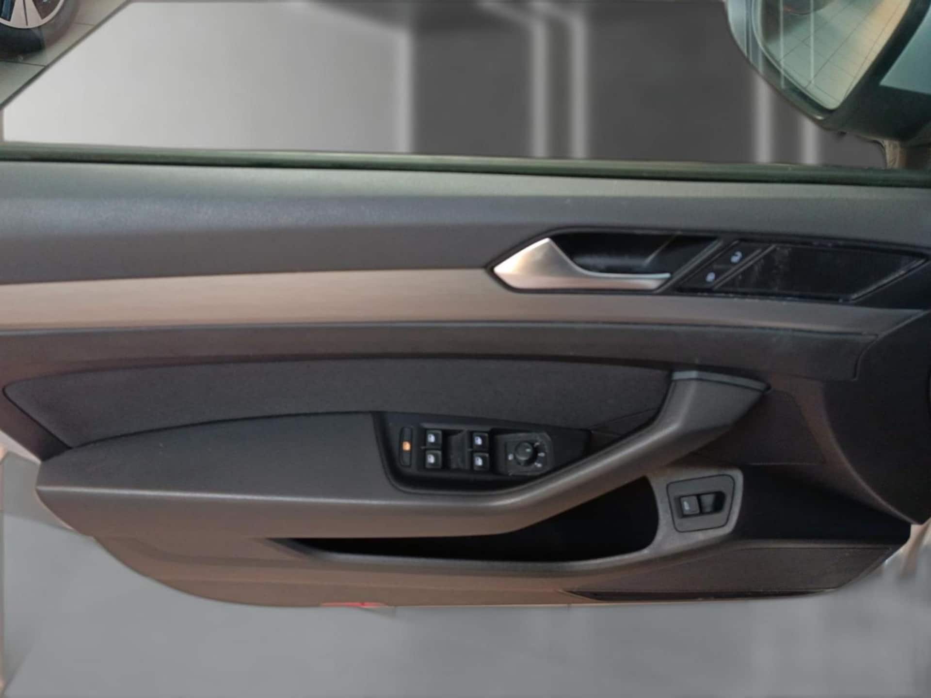 Volkswagen Passat Variant Basis-Modell