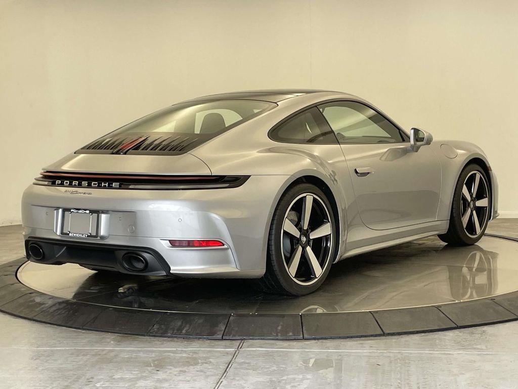 2026 Porsche 911 T - Photo 7