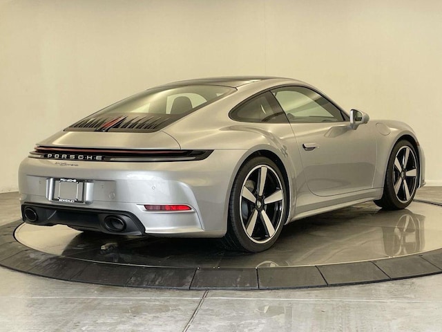 2026 Porsche 911 T - Photo 7